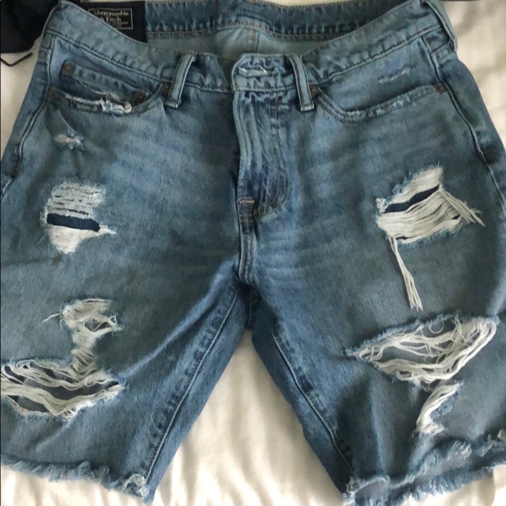 Men’s Abercrombie distressed Shorts